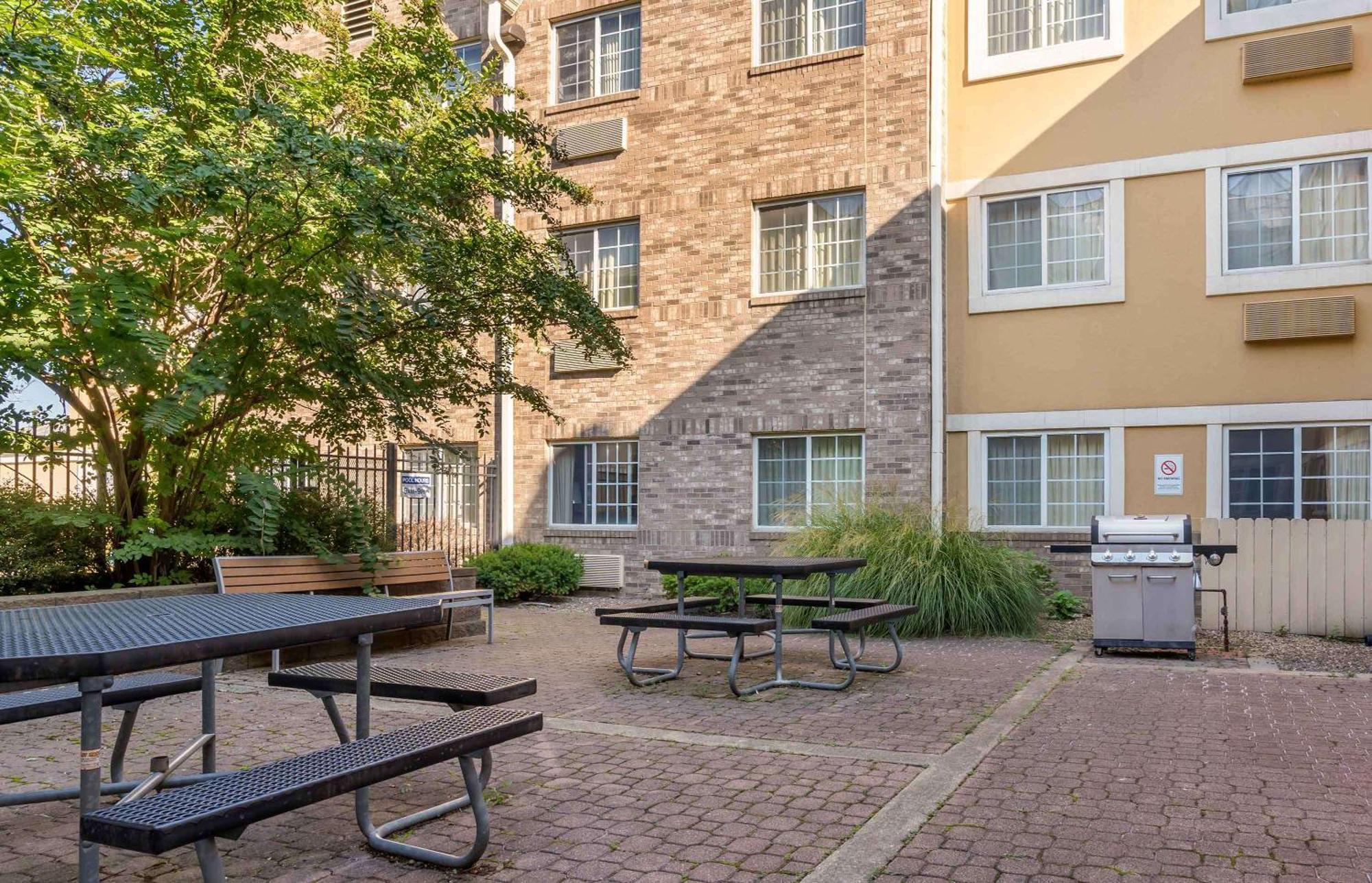 Extended Stay America Suites - Louisville - Alliant Avenue Buitenkant foto